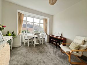 Dining Room - click for photo gallery